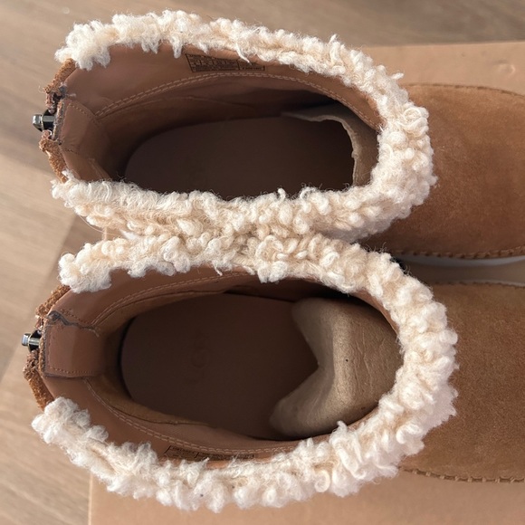 Ugg Australia Woman’s Montrose Sneaker, Zip Back- EUC - Picture 7 of 15